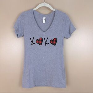 XOXO Buffalo Plaid Heart Gray V-Neck Short Sleeve Tshirt Small NWOT Cabincore